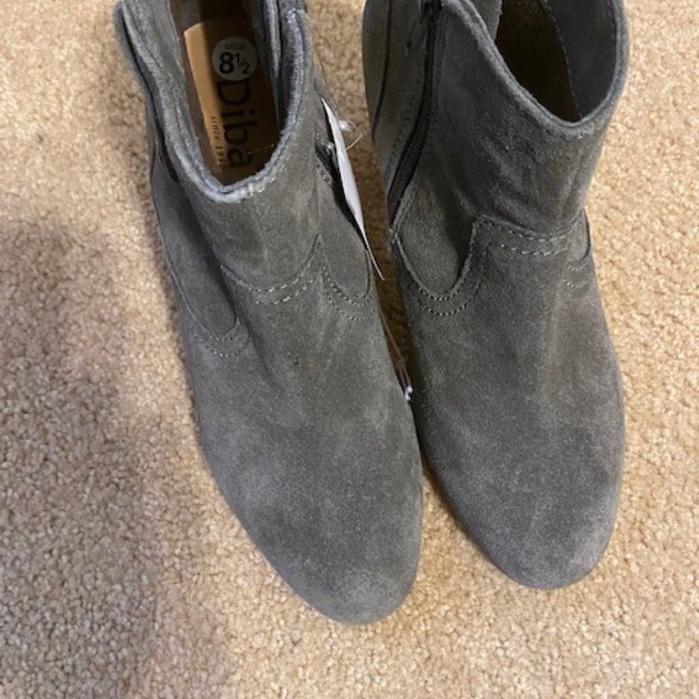 Diba Gray Suede Ankle boots, size 8 1/2